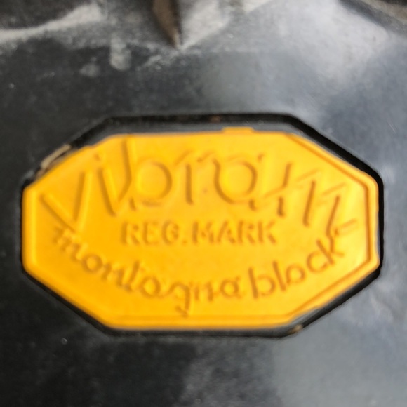 Vintage Raichle hiking boots - Picture 9 of 14